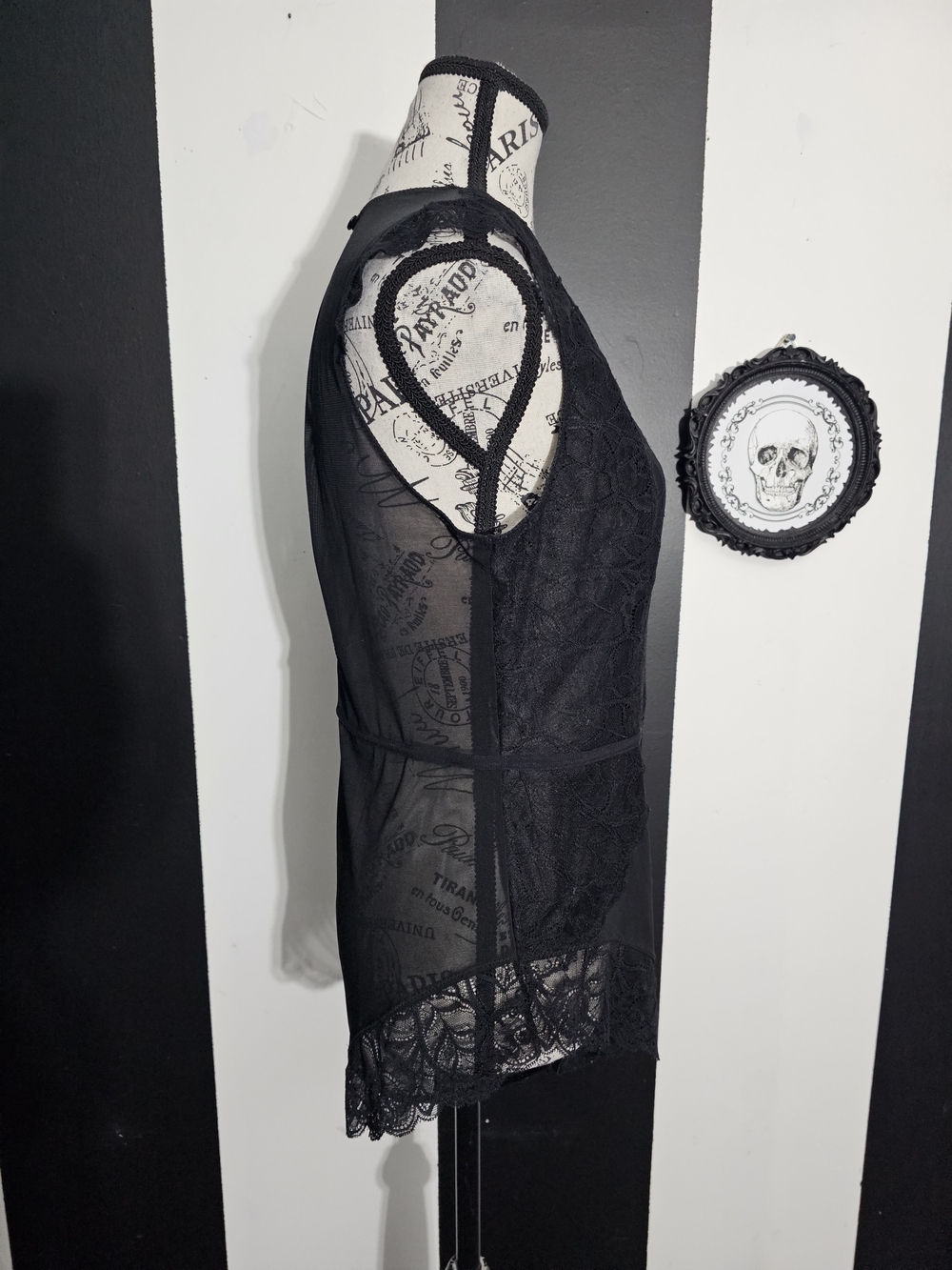 Black Lace V-Neck Bodysuit - Picture 2 of 4